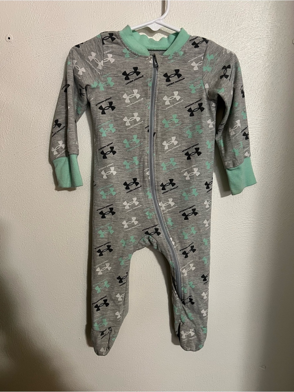 UNDER ARMOUR Full Zip Footed Casual Logo Sleeper Onsie‎ Grey Teal Baby 9-12 mo.